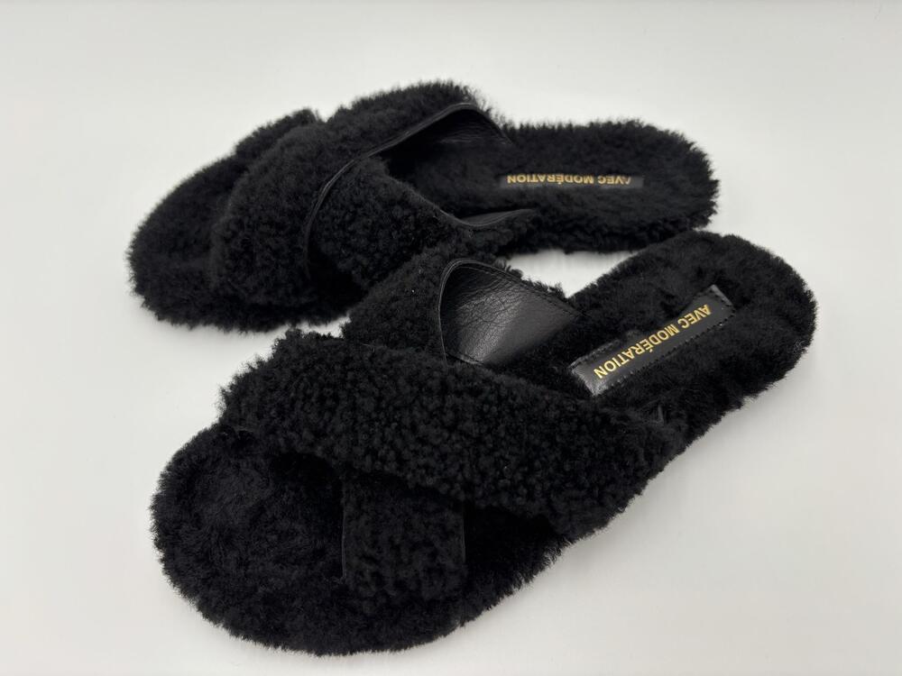 AVEC MODÉRATION Slipper Womens 8.5 Black Shearling Faux Fur Italy Lined Slip-On